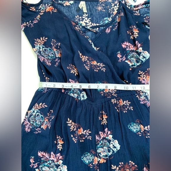 Juniors MUDD Navy Floral Cold Shoulder Romper size Small - Picture 3 of 8